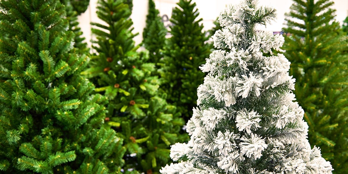 platt-hill-artificial-vs-fresh-tree-fake-snow